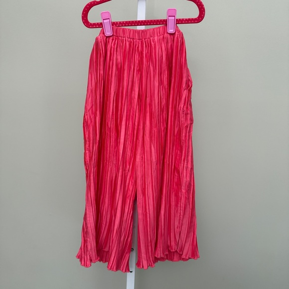 Cult Gaia
Girls' Kassie Satin Plissé TOP AND PANTS SET NEW WITH TAGS SIZE 6 - Picture 9 of 10